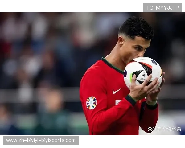 巴西名宿力邀C罗入籍若加盟国家队将让出9号球衣引热议